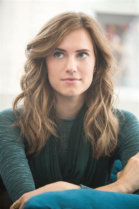 Allison Williams Pictures (550 Images)
