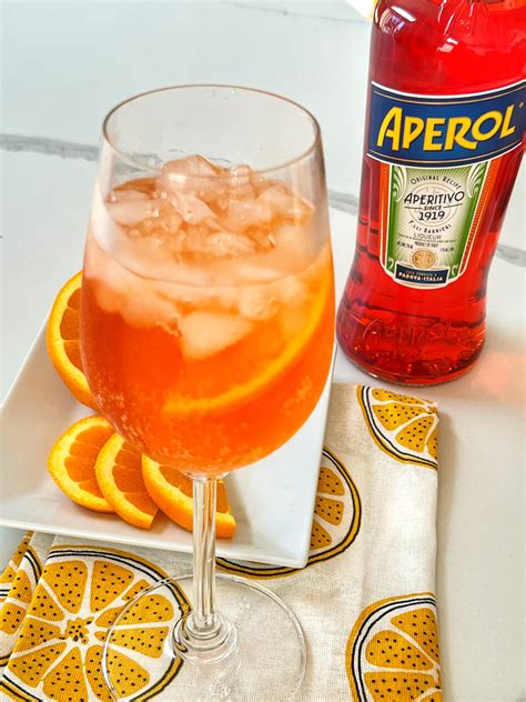How to Make A Classic Aperol Spritz Aperitif Cocktail - A Feast For The ...
