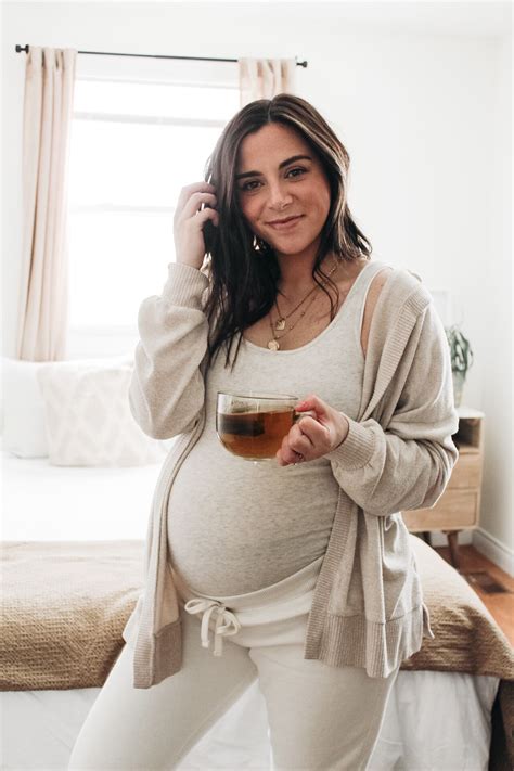 How To Dress Pregnant In Winter | PrestaStyle