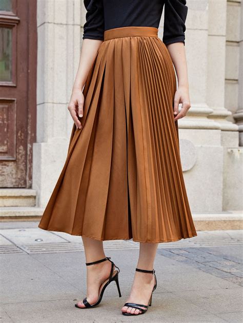 Midi Leather Skirt Outfit, Brown Pleated Skirt Outfit, Satin Pleated ...