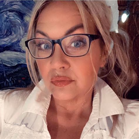 Meet The Mom Who Started A 'Cougar School' For Younger Men On OnlyFans - Newsweek