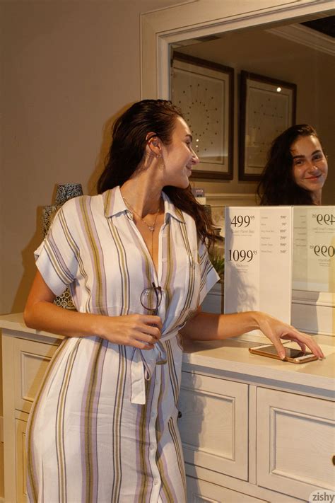 Hoy en Feas que están buenas. Dita Vetone en GREENSHINES.COM