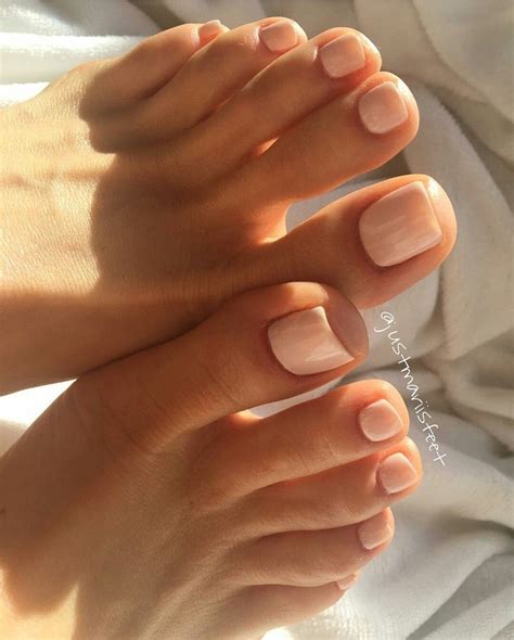 Pretty Toe Nails, Cute Toe Nails, Pretty Toes, Pretty Pedicures, Manicure E Pedicure, Pedicure ...