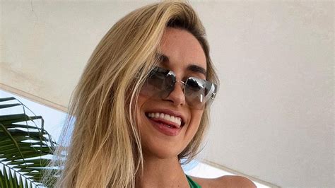 World's sexiest volleyball star Kayla Simmons treats fans to busty video in low-cut top on ...