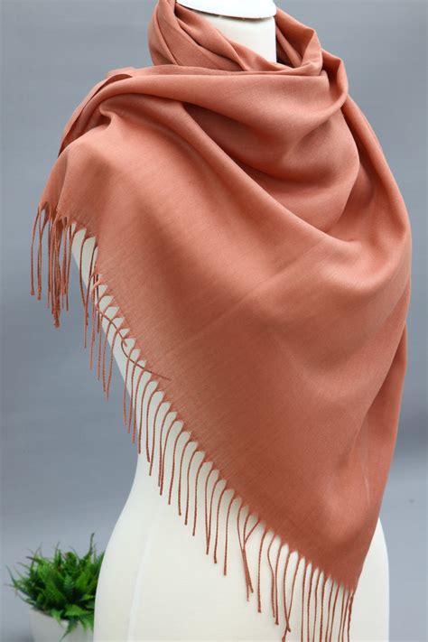 What Is A Pashmina Scarf Made Of at Elisa Champagne blog