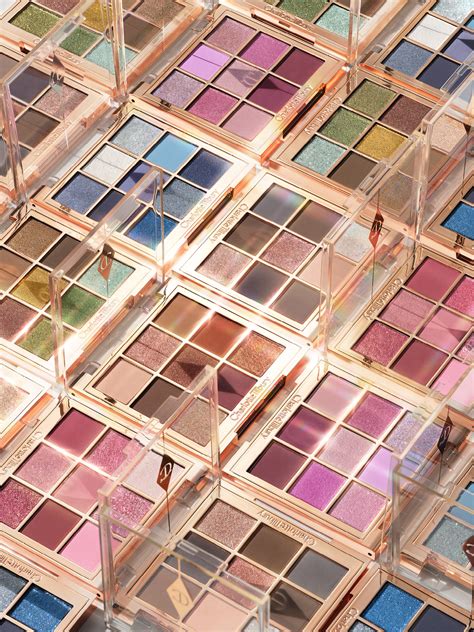 أسلوب احترافي بخطوات بسيطة لمكياج عيون فخم في دقائق - مجلة هي