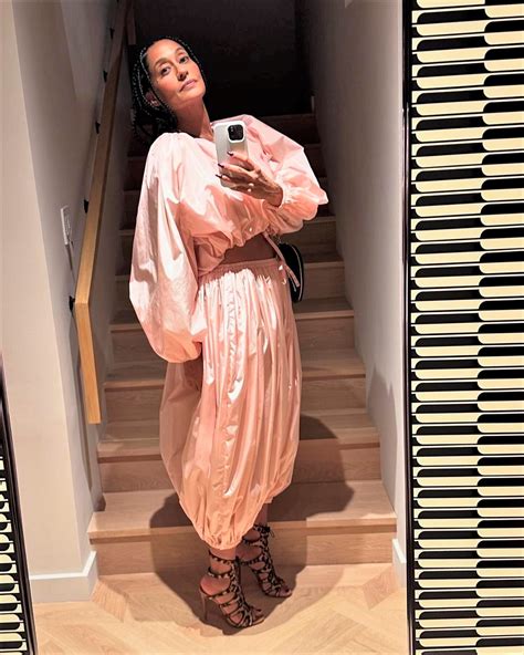 Tracee Ellis Ross feet | FeetDatabase.com