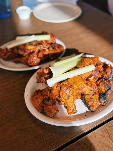 Oscar's Pizza & Sports Grille - Omaha Places