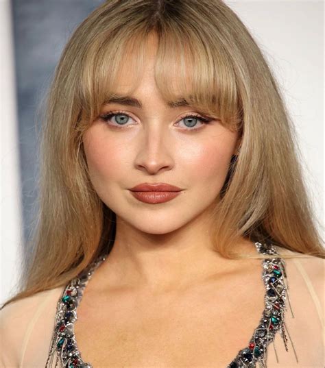 Pin by Elly on d a. ♡ | Long hair with bangs, Blonde hair inspiration ...