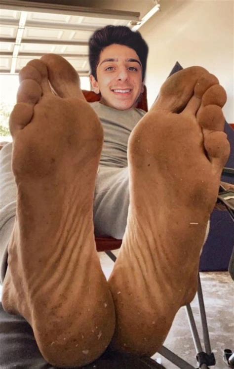 Faze Rug Feet by random1guy2 on DeviantArt