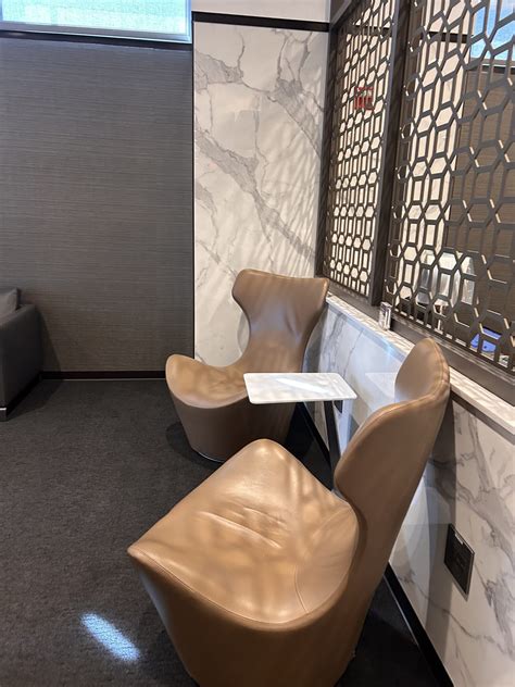Review: United Polaris Lounge – Washington Dulles International (IAD ...