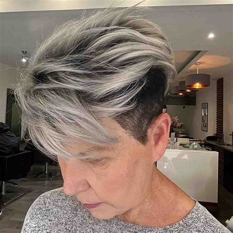Spike Hair Style For Women