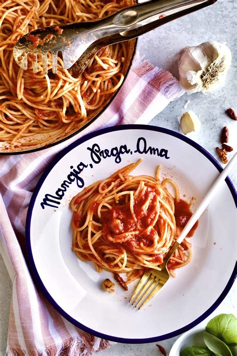 Best Arrabbiata Sauce Recipe (Spicy Spaghetti Sauce) - Cucina by Elena