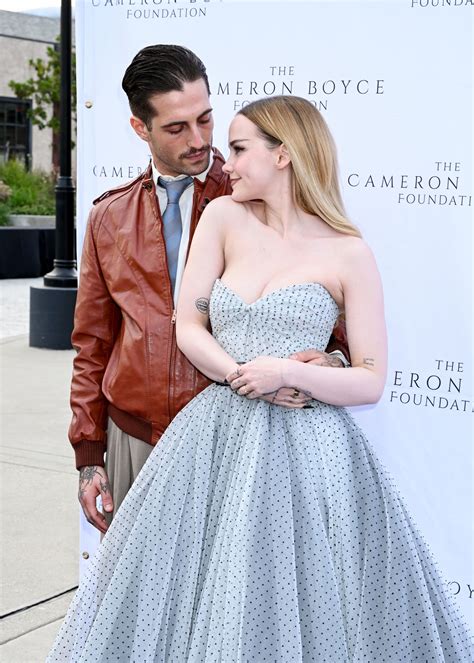 Damiano David e Dove Cameron: la loro storia d'amore attraverso i look ...