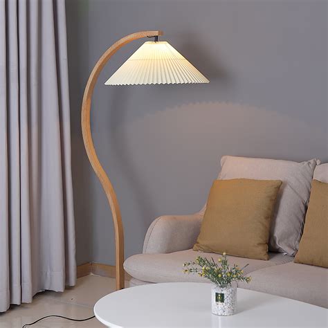 Caprani Floor Lamp – Vakkerlight