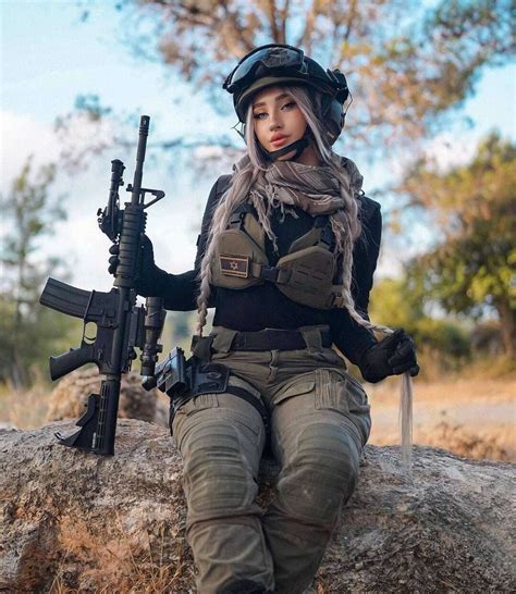 Natalia Fadeev (Gun Waifu) Biography, Wiki, Age, Height, Weight, Facts, Shooting, Combat Trainer ...