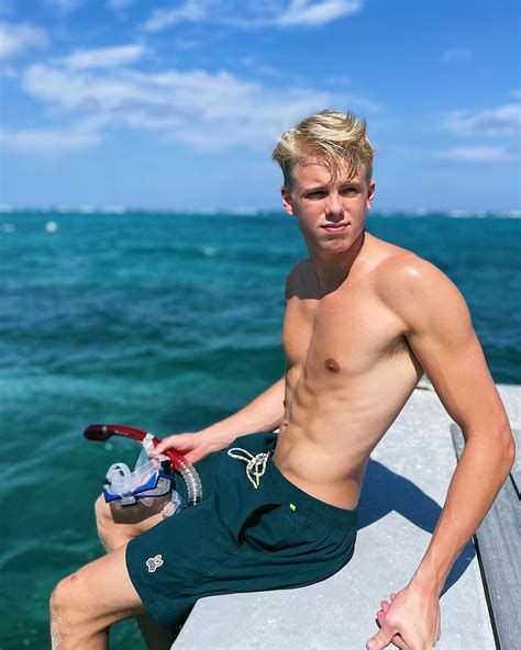 Picture of Carson Lueders in General Pictures - carson-lueders-1674926440.jpg | Teen Idols 4 You
