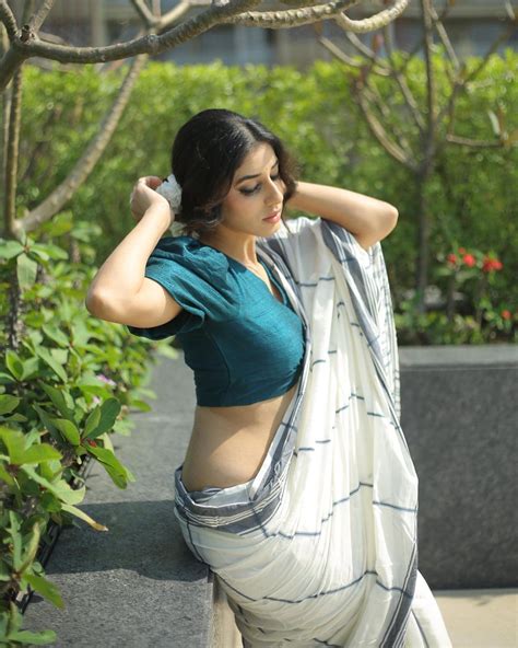 20+ Jasmin Bajwa Photos: Find Latest HD Images, Pictures, Stills & Pics - Filmibeat