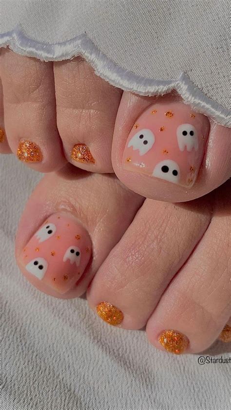 22 Halloween Toenail Designs to Make Your Feet Stand Out Effortlessly | Fall toe nails ...