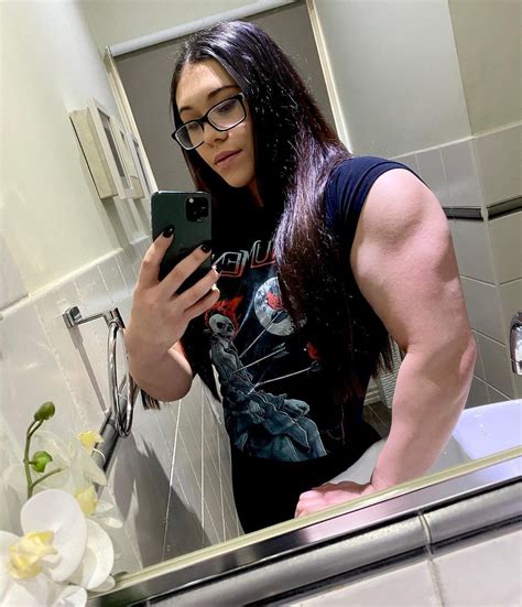 Ариэль Роуз — бодибилдер и фитнес-модель из Австралии | SimpleSlim