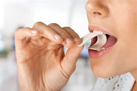 Is It Okay To Swallow Gum