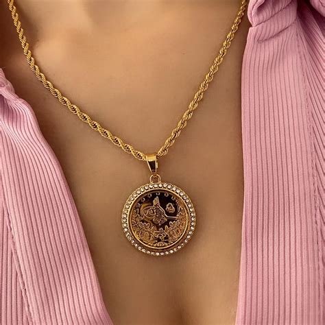 Necklace lira in 2025 | Pretty gold necklaces, Gold coin jewelry, Gold ...