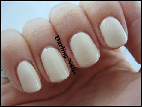 Darling Nails: OPI My Vampire is Buff