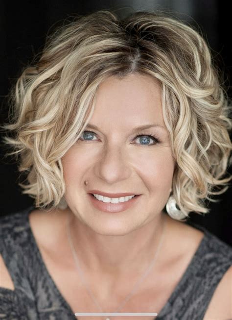 Pin by Sue hammerling on Mom wedding hair | Short wavy hair, Bob ...