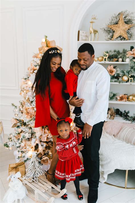 Download Lovely Black Family Christmas Picture | Wallpapers.com