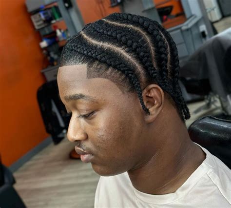 Pin by 🪂 on hairstyles braids and haircuts | Taper fade haircut ...