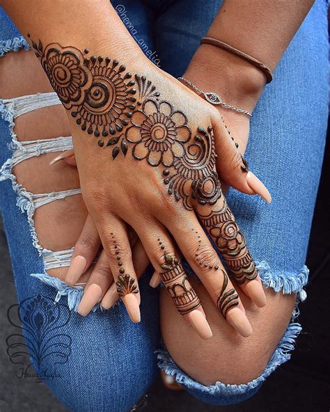 Mehndi Easy Design