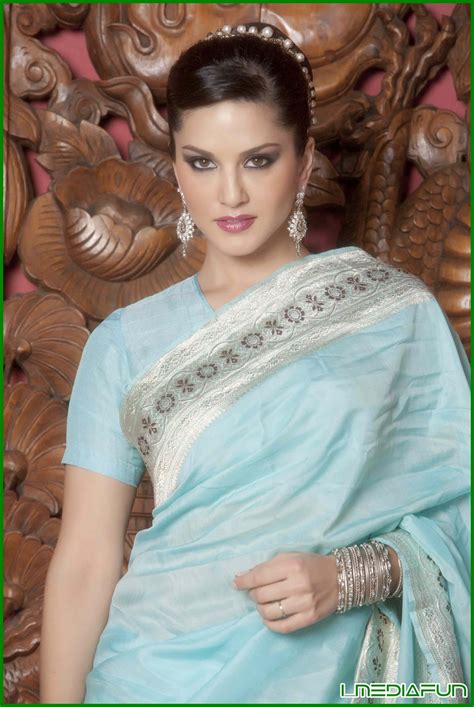 Bollywood Porn Star Sunny Leone in Indian Saree Looking Awesome
