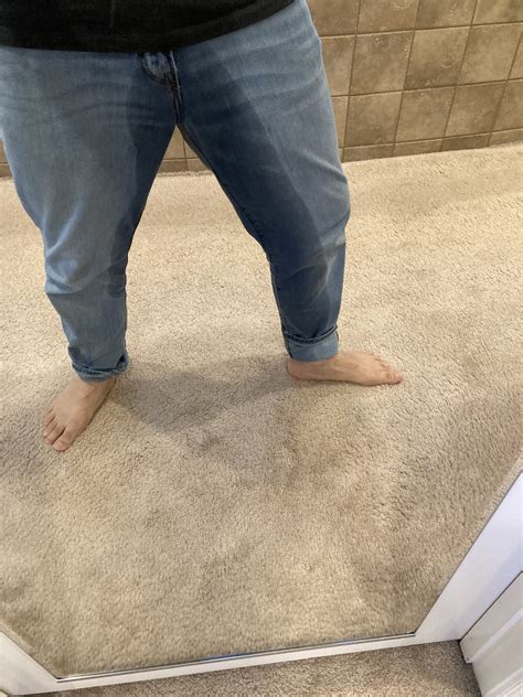 quick wetting in my jeans - Omorashi experiences - Omorashi