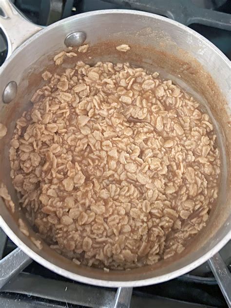 Brown Sugar Cinnamon Oatmeal Recipe - We are not Martha