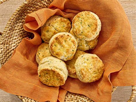 Sour Cream Chive Biscuits Recipe