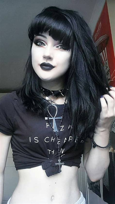 Pin by Leonardo Goulart on RPG - Female; Modern. | Hot goth girls, Goth beauty, Goth girls