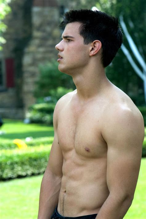 Picture of Taylor Lautner in Abduction - taylor-lautner-1358399254.jpg ...