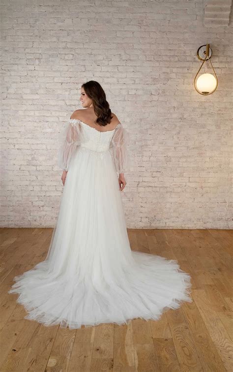 PLUS SIZE BOHO WEDDING DRESS with Lace Tulle and Sleeves