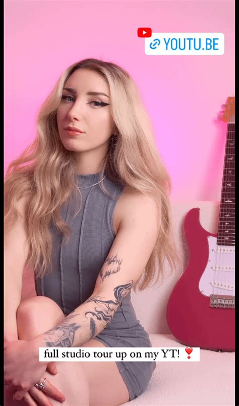 Sophie Burrell : r/Metalboners