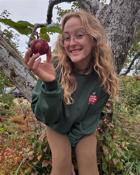 Amelia Wet Angel Leaked Nudes