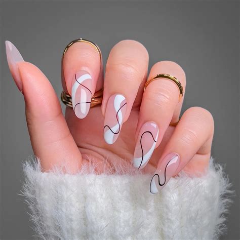 29 beautiful abstract nail designs – Artofit