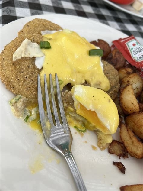 TW Pornstars - 1 pic. Lizbeth Eden. Twitter. did i need both fried green tomato eggs benidict ...