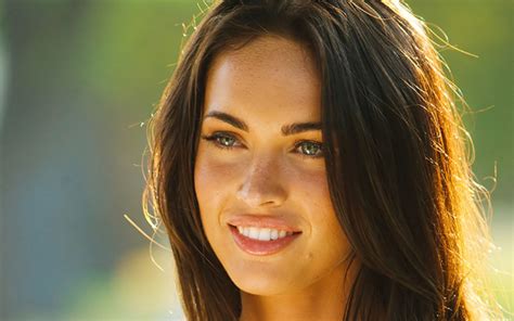 Stunning Megan Fox HD Celebrity Wallpaper