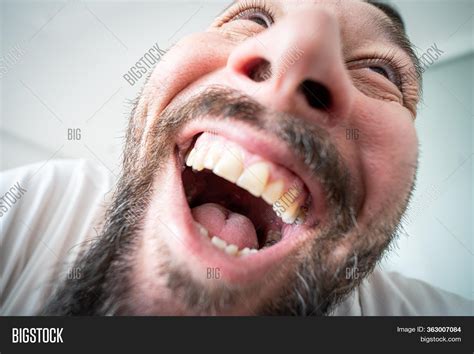 Funny Laughing Pictures People