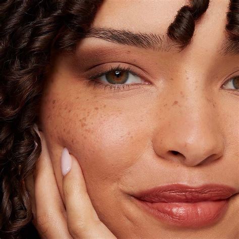 Lexi Carter – Female Model | Wallflower Management