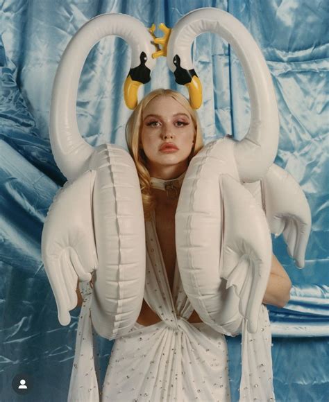 Pin by Ruth Claudine on art direction | Style, Fashion photo, Fashion history