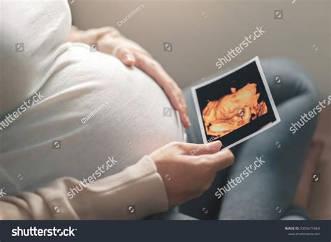 Asian Pregnant Woman Holding Ultrasound 4d Stock Photo 2005671869 ...