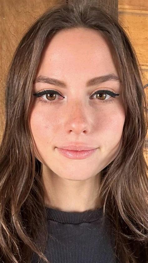 Natalie Cuomo close-up portrait in 2025 | Hot brunette, Tattooed women ...