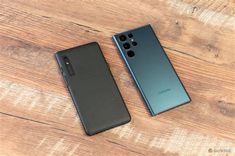 Onyx Boox Palma Review: The iPod of Books