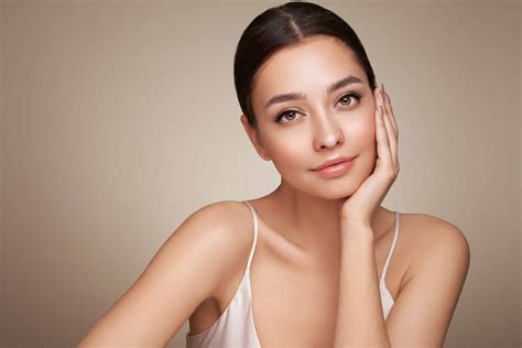 Mottled Skin Pictures, Causes, and Treatment - Ageless Center